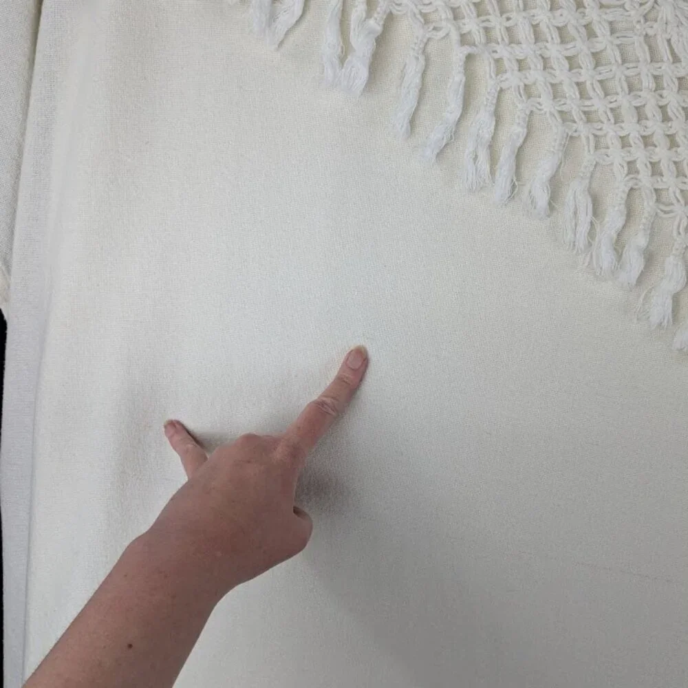 Anthropologie Knotted Macrame Overlay Shower Curtain Ivory Cotton Boho Fringe